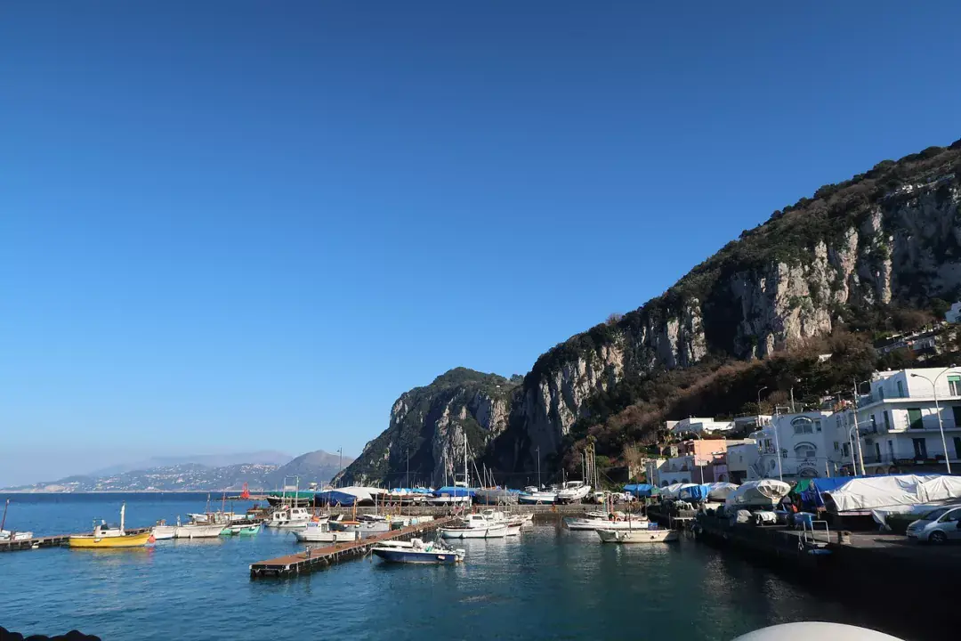 28 kérdés és válasz Capri szigetéről