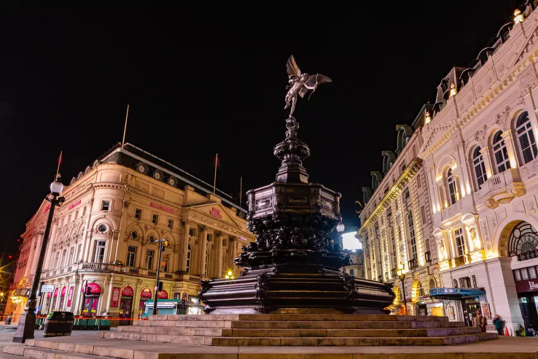 Középpontban a Piccadilly