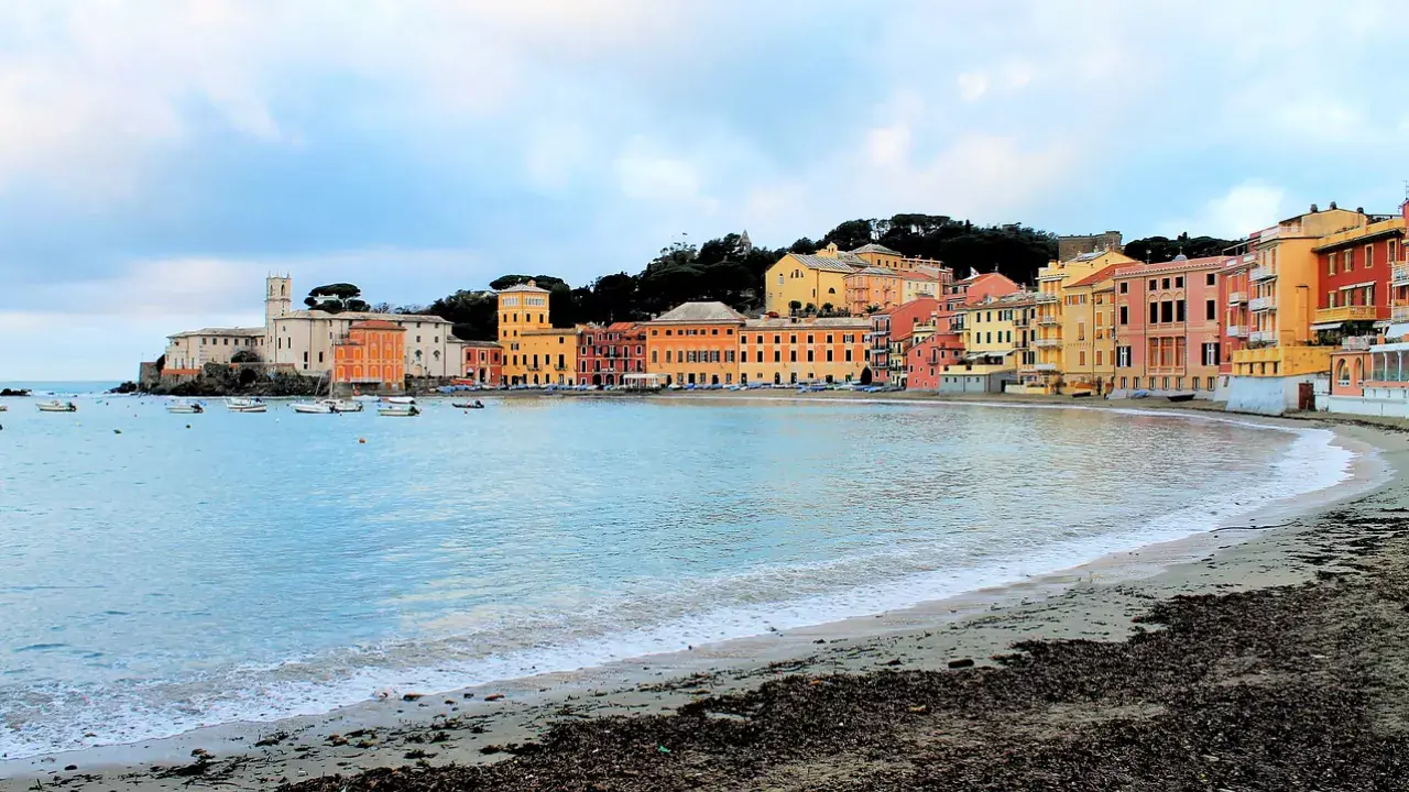 Meseszép városka a Ligur Riviérán, sütkérezz Sestri Levante tengerpartján