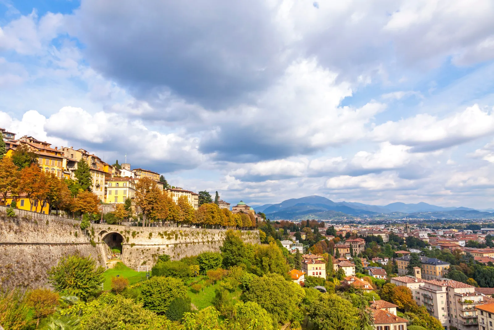 Bergamo 3 nap/2 éjszaka repjeggyel és szállással 38.815 Ft/fő