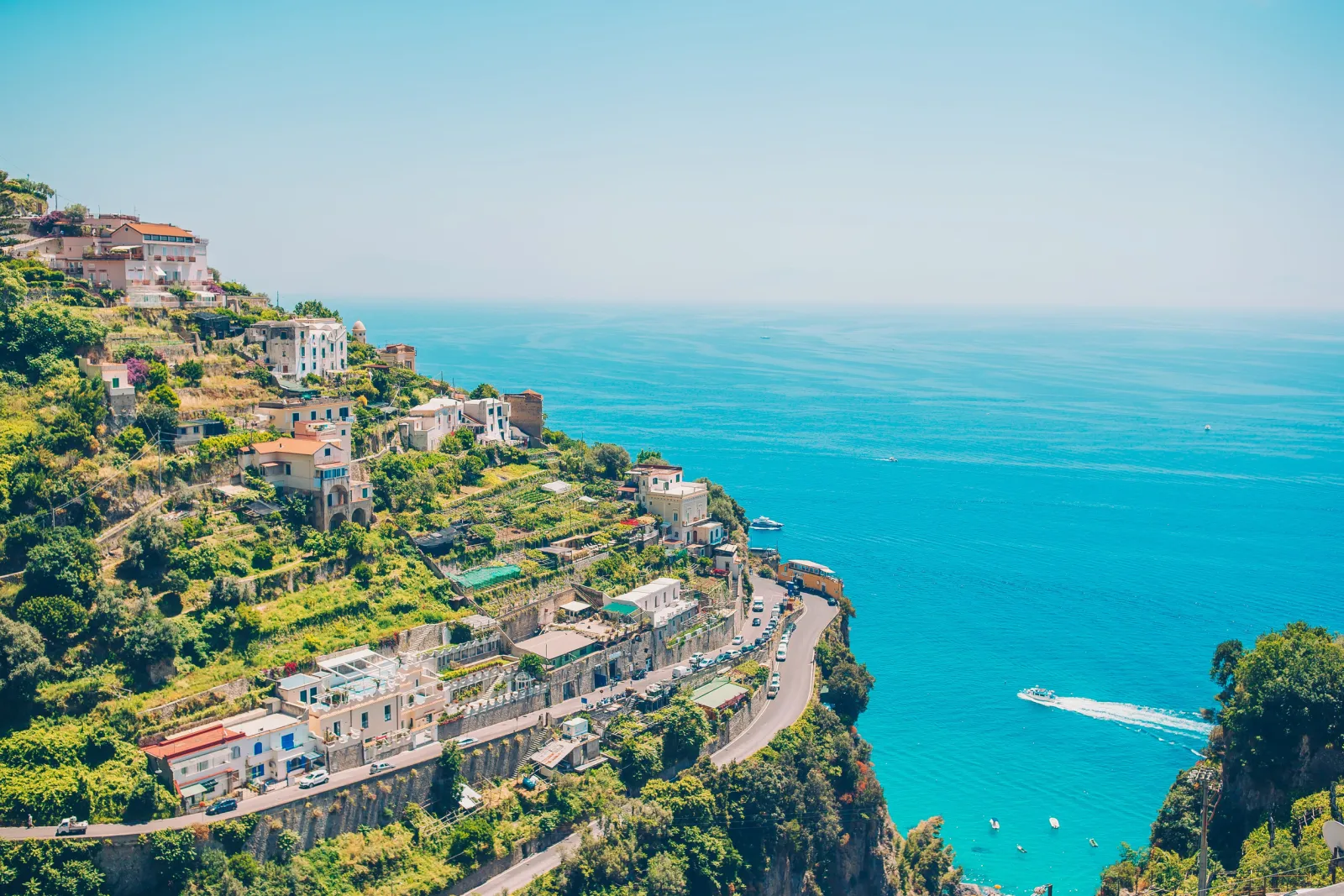 Nápoly, Amalfi-part, Capri jövő nyáron 6 nap/5 éjszaka repjeggyel és szállással 52.820 Ft/fő