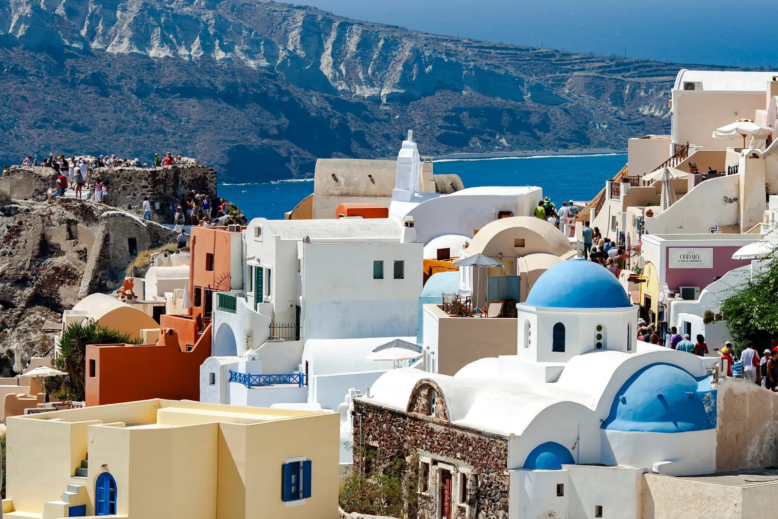 Santorini jövő nyáron 5 nap/4 éjszaka repülővel, 4 csillagos medencés luxus szállással és reggelivel 120.062 Ft/fő