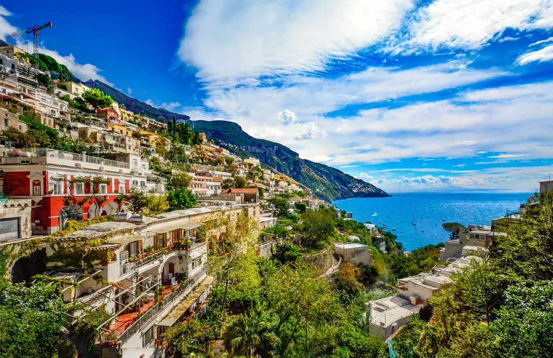 Nápolyi repülőtérről így juthatunk el Caprira, Anmalfiba, vagy éppen Sorrentoba
