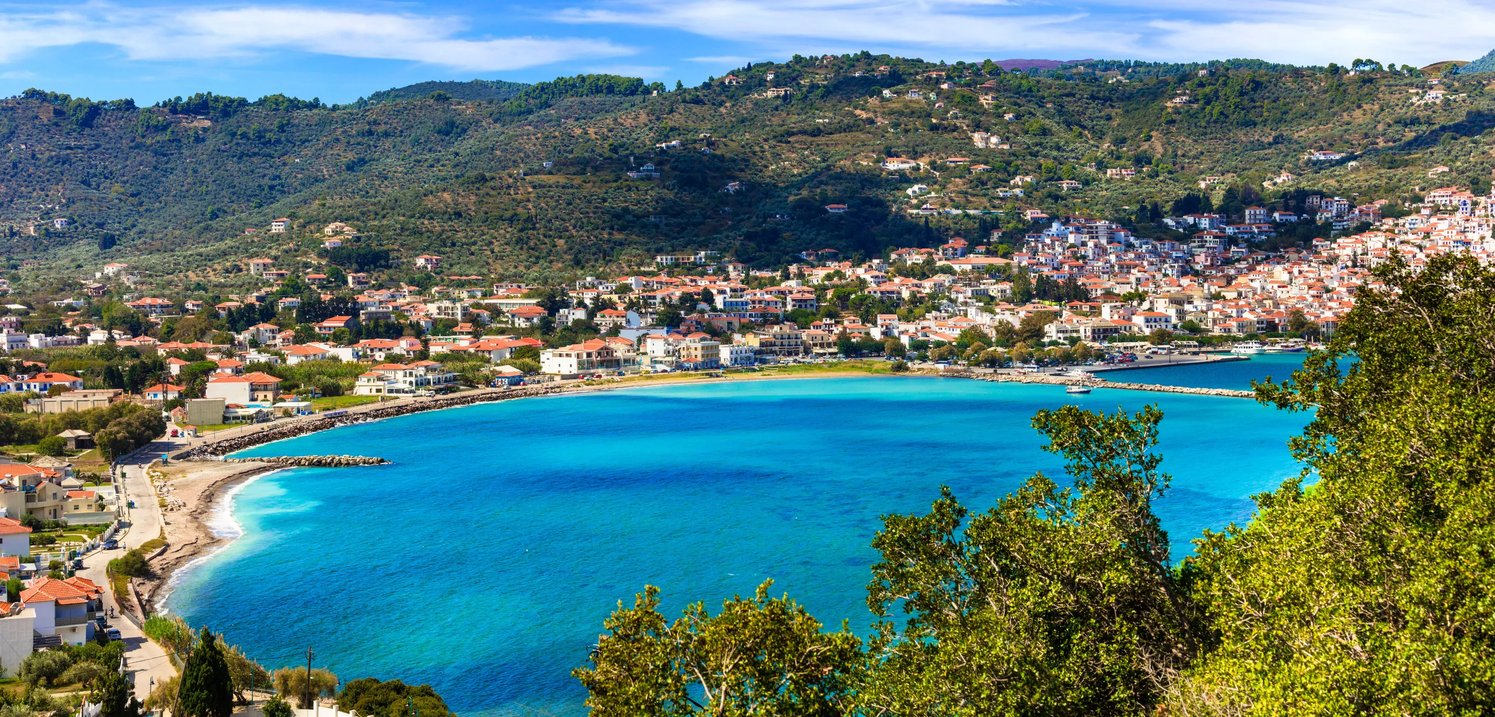 Skopelos 5 nap/4 éjszaka repjeggyel és 3 csillagos medencés szállással 97.493 Ft/fő