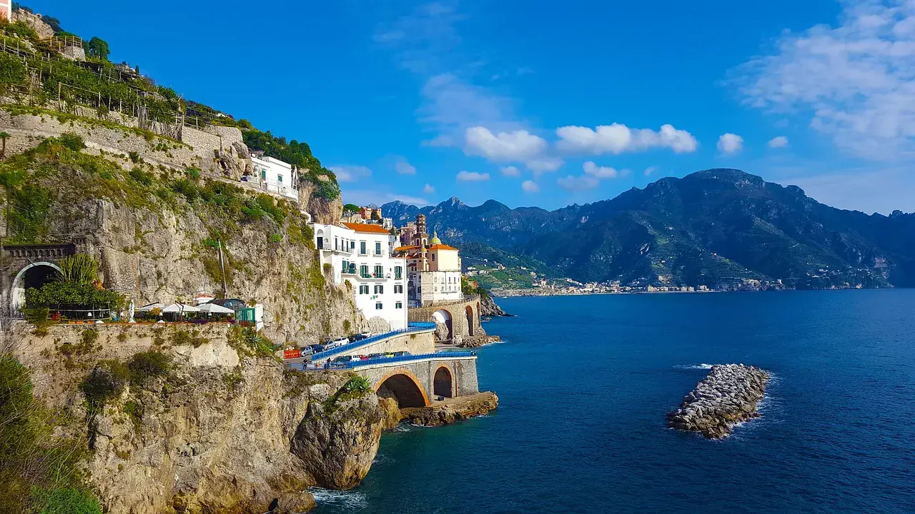 Tengerparti pihenés a festői Amalfi-parton