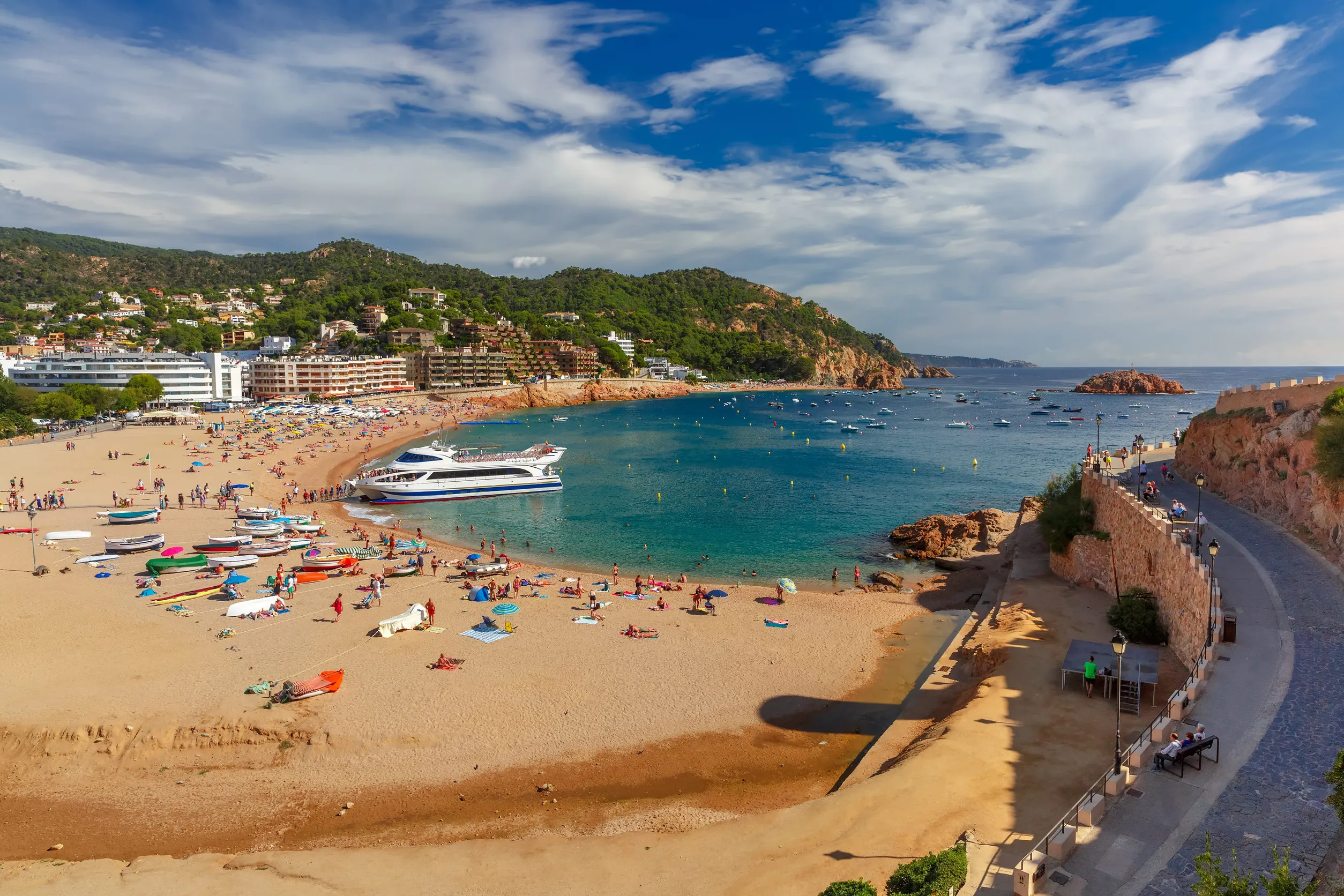 Tossa de Mar 6 nap/5 éjszaka repjeggyel és szállással 66.255 Ft/fő
